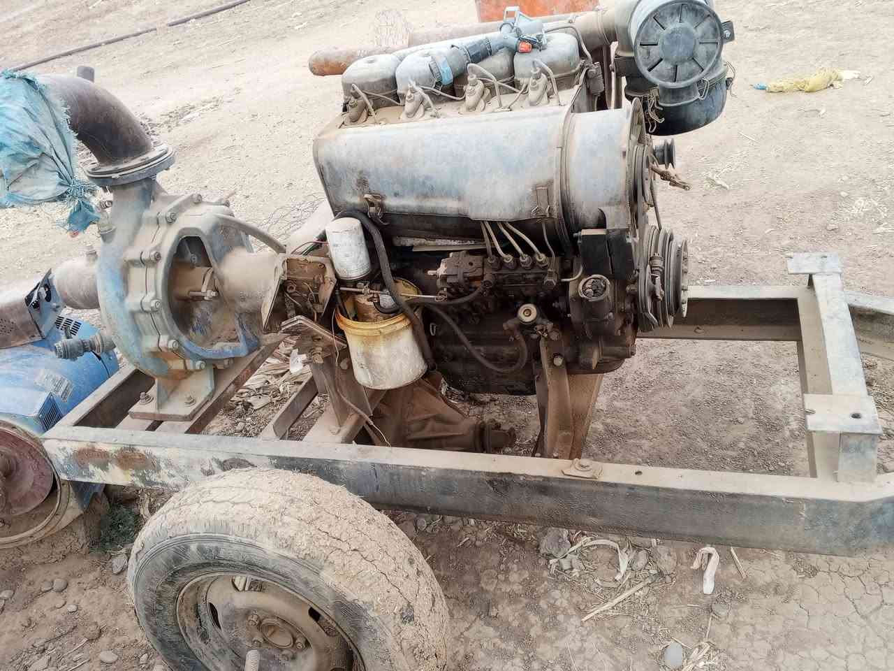 للبيع 
1- دويز 4 بستم باله مع خنزيرة جاهزه السعر 20 ورقة وبه مجال 
2- جنيتر 50 كيفي شغال السعر 6 ورقات وبه مجال 
3 شاصي خنزيرة تركتر مع گاردنه 
الاستفسار عالرقم *********** فقط
