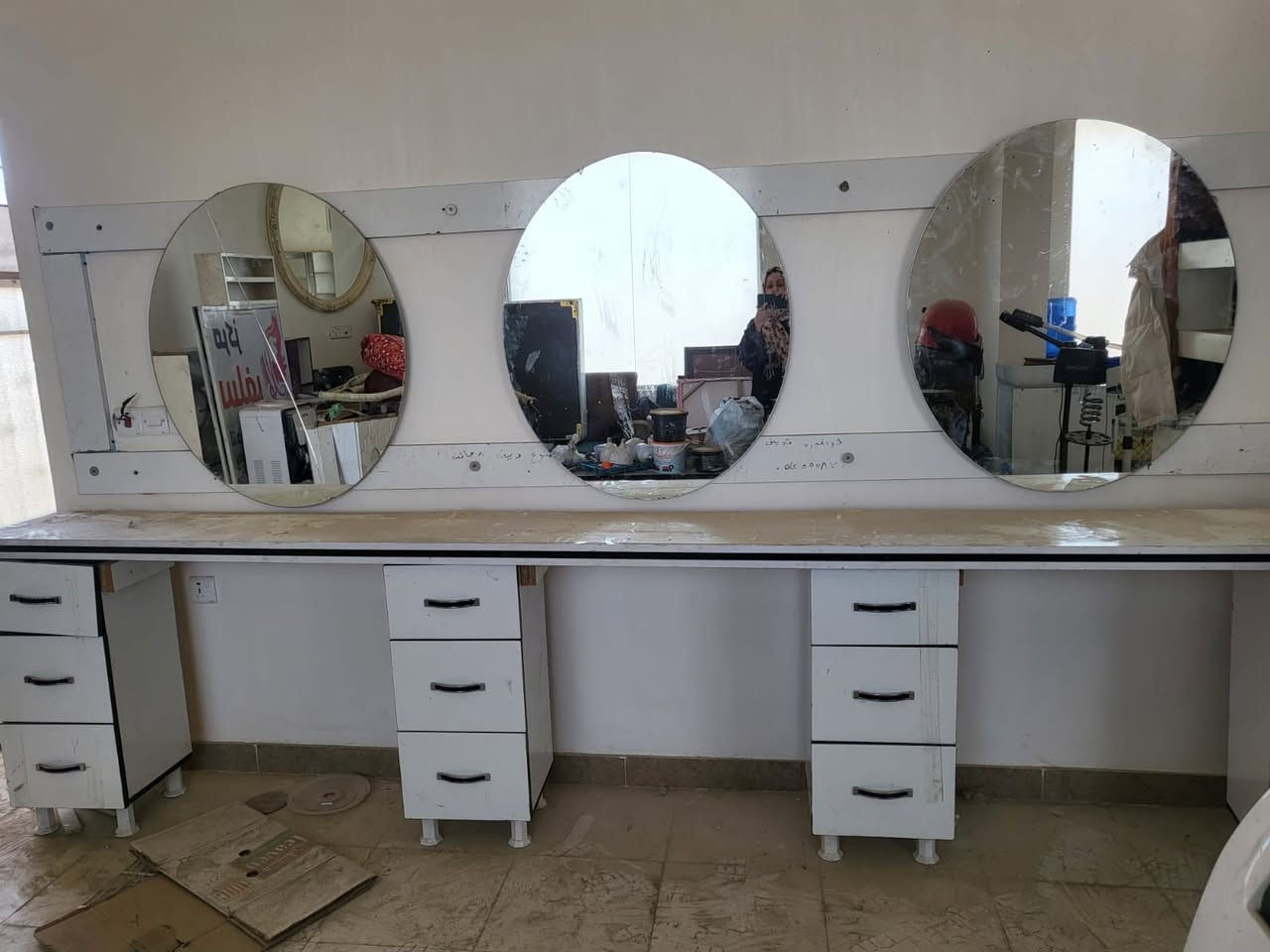 السلام عليكم عندي مركزين صالون نظيفات كلش كل مركز كامل هو وقنفاته الواحد ب مليون ونص وبيه مجال


**إذا كنت صاحب هذا الإعلان وتريد حذفه لأي سبب، رجاءا أرسل رسالة إلى الدعم الفني**