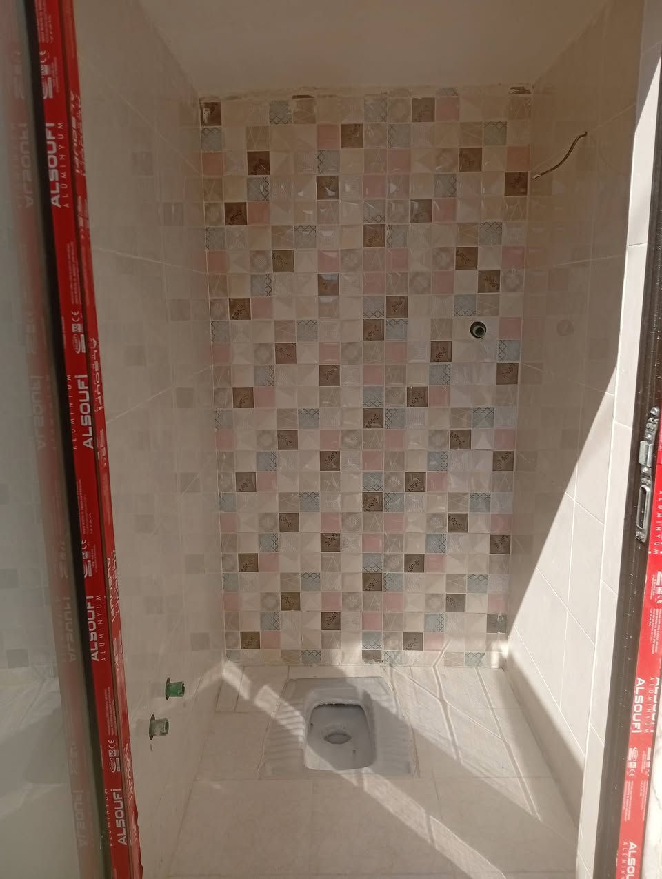 السلام عليكم 
بيت مساحه م  ١٠٠ للبيع  الزعفرانية المنطقه النموذجيه  بيت بنيه قرار ٢٥ 
فرع ٢٢ السعر ٨٢  ستفسار ***********
