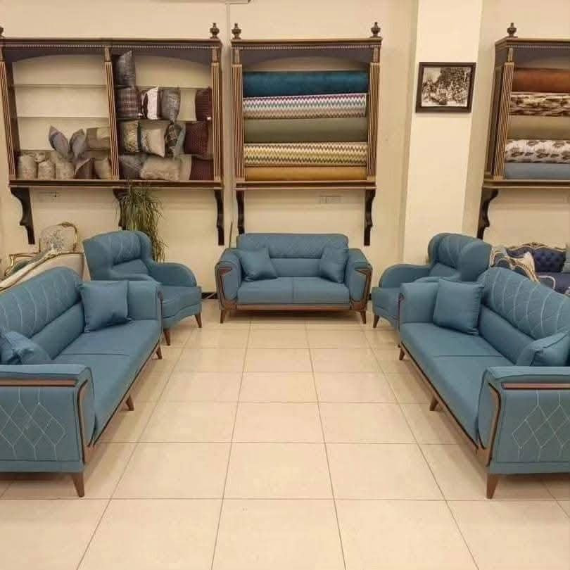 معمل كـرويـتة للأثـاث يقدم لكم أحدث
التصاميم العصرية والحديثة وبأيادي عراقية مبدعة 🇮🇶🛋

✅ تخم كامل 10 مقعد السعر 440 ألـف ✅
 ( 2 قنفـة ثلاثيـة وقنفـة ثنائية و2 كراسي )  
🎁 مع هدايا مجانية 👈 6 كوشات وطبلة 🎁

🔴 قماش تركي عالي الجودة 
( كتان او وتربروف ) حسب طلب الزبون..
 
🔴 خشب جام روسي والمقـعد بلوك اسود ..

🔴 أسفنج مميز ضغط عالي مريح جداً بالجلوس

🔴 ضمان لمدة سنتين ( صيانة ) ..

أطلب الان وحول بيتك الى لوحة فنية من معمل كـرويـتة حيث الحداثة والتصميم والابداع 🏡🇮🇶

📍موقع المعمل / بغداد / الرصافة / حي الاصلاح / بعد بانزين خانة الثعالبة قرب الجسر الجديد  

خدمة التوصيل متوفرة لجميع محافظات عراقنا الحبيب 🚚 🇮🇶 
توصيل بغداد 25 ألـف 
وبأسعار مناسبة جداً لبقية المحافظات 

 ✉️ للحجز مراسلة الصفحة او واتساب ***********
