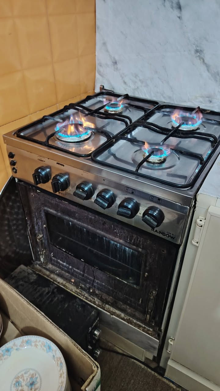 سلام عليكم عندي ثلاجه كريازي حجم كبير الله شاهد ماداخله تصليح ونظيفه تخبل وطباخ كريازي بس جامه مالته مكسورة نارة وشوي مالته يخبل مستعجله على بيعتهم طباخ سعرة ٧٥ وثلاجه ١٠٠  نظاف شرط الفحص


**إذا كنت صاحب هذا الإعلان وتريد حذفه لأي سبب، رجاءا أرسل رسالة إلى الدعم الفني**