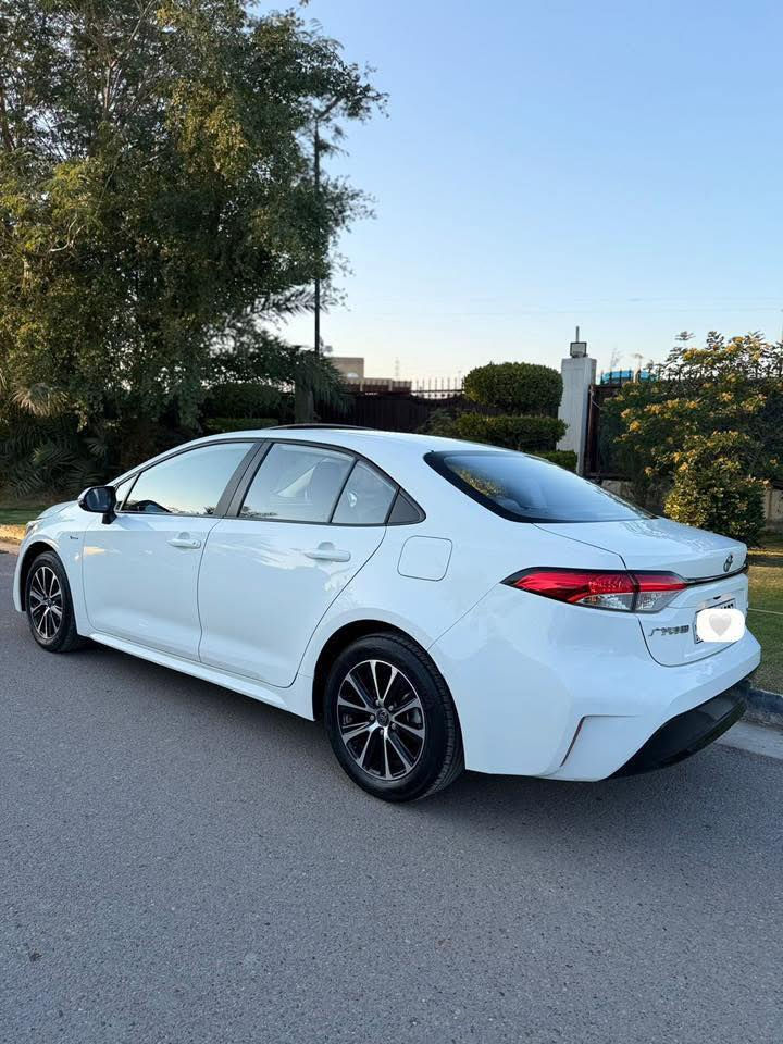 كورلا 2025 هايبرد ماشية 10 الاف 
كفالة عامة من الصبغ والبارد 
بيها رصعة بس على وضعها 
مكاني بغداد العامرية 
السعر 149 ومجال حك الجية بسيط 
رقم بغداد باسمي 
***********
