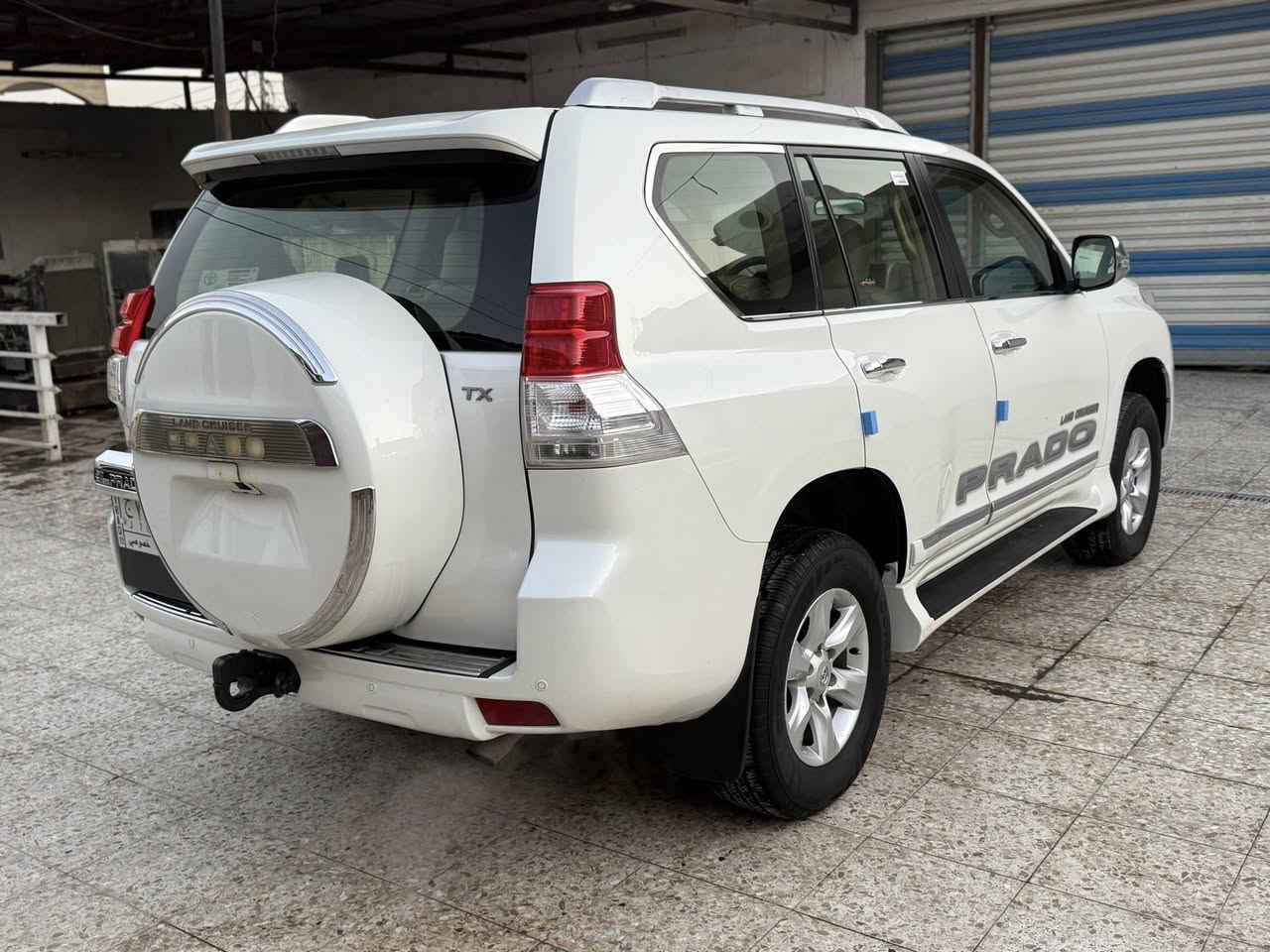 السلام عليكم برادو كويتي 2012 سعرها 270 ورقة رقم بغداد بسمي فوول مواصفات مكفوله كفالة عامه على الفحص سيارة جديدة جدا وجاهزة ما بيه اي نقص محرك كير مكفولات صدر امامي خلفي جديد تخم تاير جديد سيارة جديدة على وضع الشركة ماشية 130 للاستفسار *********** السعر 270 ورقة مكان بغداد
