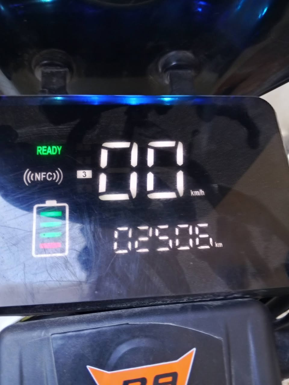 ماطور ع شاحنة  أر 9 كلو شغله  السعر 400 وبي مجال  الرقم العنوان الموصل  ***********
