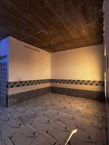 بيت للبيع في حي الملايين قرب عمارة ابو فهد ١٣٠ متر غرفتين استقبال كراج مطبخ مشتملات البيت كامل بس ينقصه سقف ثانوي السعر ٧٠ بي مجال ***********بي واتساب
