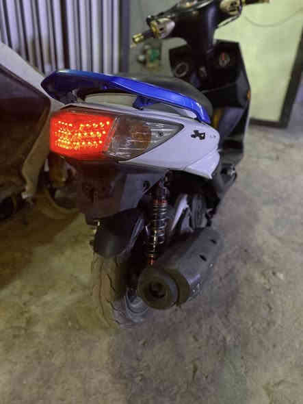 سلام عليكم شباب دراجة سكنس فحل طلاعات للبيع دراجة كلش حلوة وكاملة ونكرة بكل وكت عليه ادامة كاملة من فيتبم ونوزل وبلك ودهن دراجة كاملة لونه ابيض ناعمة الدراجة كفراته اصلية وكله محتمة السواد والكفرات كهربائيات كاملة دشبول كله كاملة زوج تايرات جديد بيه صدر ويدات ودبلات كرزي 🍒مازدة دهبي بكلايت خلفي لد الدراجة بيه نقص ترايش وايده ب 700 وبيها مجال والشراي بي خير ويدلل هاذة رقمي ***********
