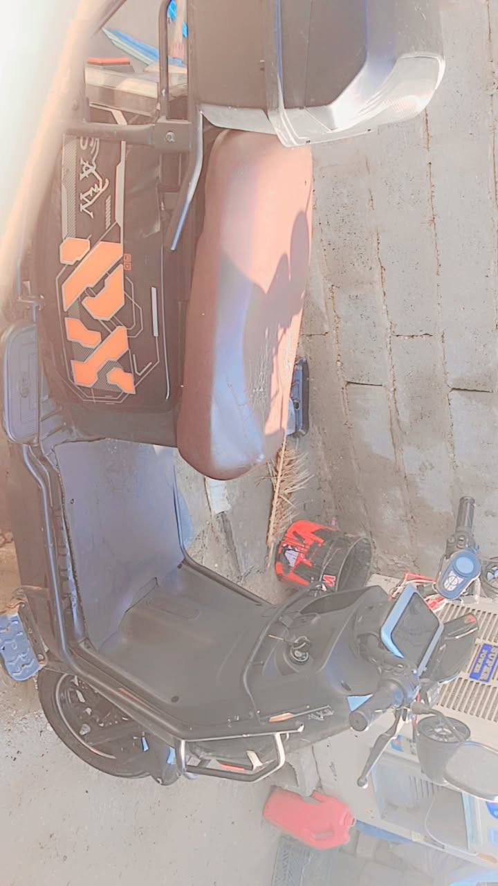 موتور للبيع سعر 650 بيها مجال
***********
