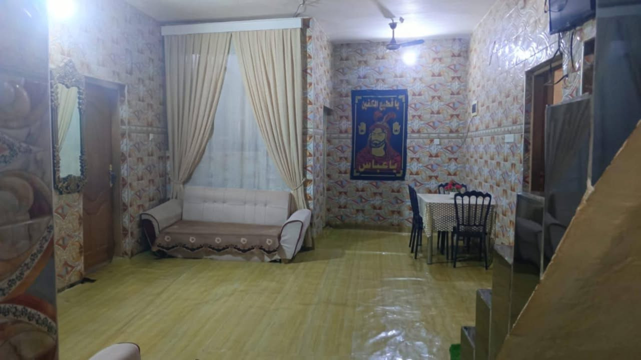 يالله على بركة الله بيت للبيع سند زراعي ٢٥تحويل مباشر مساحته ٢١٤م يحتوي البيت من ٢غرفتين منام وصاله واستقبال ومطبخ حار وبارد كراج سيارة ومجموعه صحيات عنوانه قضاء بلد شارع الفرات خلف معرض الاسدي اتصال ***********
@إشارة
