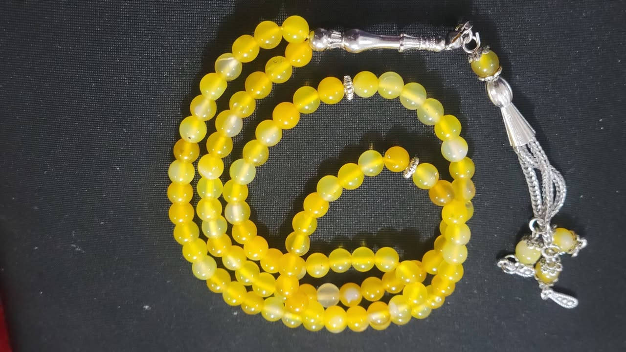 السعر القطعه 5
1. سبحة اليسر أو السندلوس الأصفر (الصور 1)
​هذه السبحة ذات اللون الأصفر الزاهي والخرز الكروي المنتظم هي غالباً ما تُعرف بـ "سبحة السندلوس"


**إذا كنت صاحب هذا الإعلان وتريد حذفه لأي سبب، رجاءا أرسل رسالة إلى الدعم الفني**