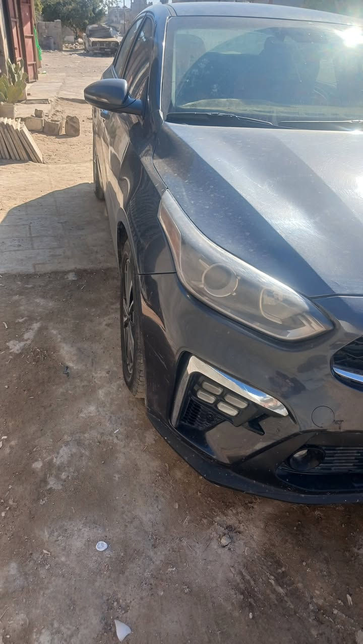 سلام عليكم فورتي موديل 2021 رقم بغداد معقوقين باقيله 10 تشهر و تتحول السياره كير مكينه شواصي كفاله تبريد تخم تاير جديد بيه بابين تبديل جهت السايق بيه صبغ السياره السياره ليبل واحد عده البابين الساقي و خلف السايق صور الحادث موجوده سياره مكانه بغداد الشعله لستفسار اكثر الرقم *********** السعر بـ115 وبيه مجال
