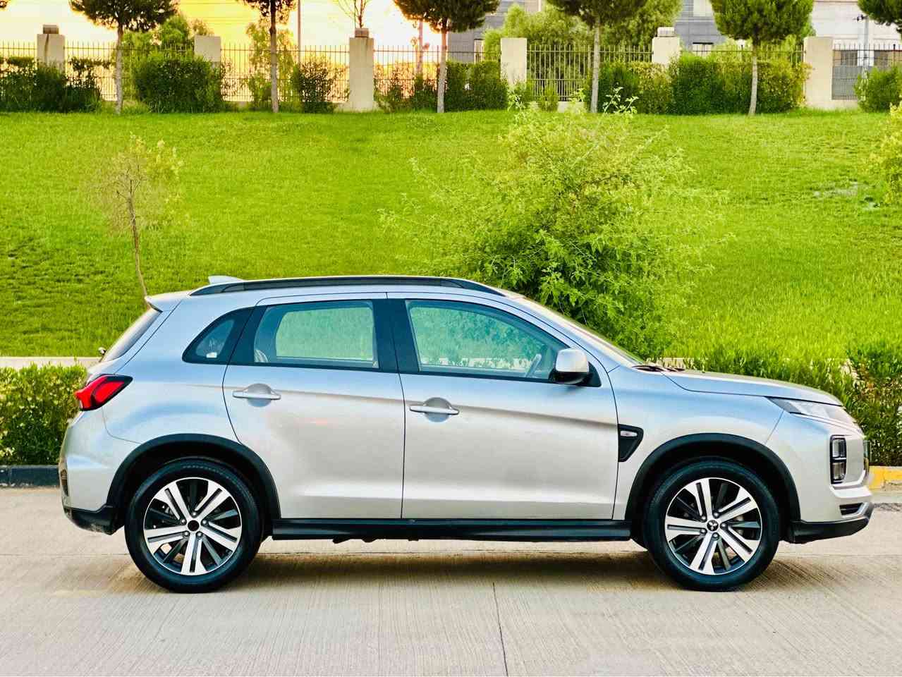 Mitsubishi outlander 2024 ASX 📦

ئاوتلاندەر ٢٠٢٤ مواسەفات خلیجی سفری ئێرە 
سەیارەکە سینی و ئەمریکی و مستەعمەل نییە 
بە سفری لێرە دەر کراوە و تەنها ٢١ هەزار کیلۆمەتر ڕۆشتووە .
سەنەوی تازەیە گێڕ و مەکینە و هەموو شتێکی بە شەرت 
سەیارەکە بێ بۆیاخ و بێ ساردە 

مواسەفات : 
شاشە 
کامێرا 
تراکشن کۆنترۆڵ 
پارک سێنسەر 
گێڕی تۆماتیک و سپۆرت و L 
جام کارەبا 
ئاوێنە کارەبا 
پێشو دوای لید و زینۆنە 
تەحەکومی سوکان و تەحدید سورعە 
زۆر مواسەفاتی تر 

سەیارەکە سعری خوار بازاڕە 
سعر : 158$ و معامەلەیەکی کەم 

📞 *********** السليمانية, العراق
