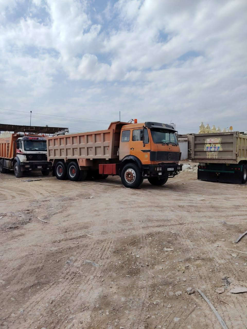 سلام عليكم سياره البي للبيع موديل 85 كير 155 فافون مكينه 28 لا تنقيص ولا بخار شاصي مكفول بدي جديد   تخم تاير تخم ويلاه صاج سياره خير من الله /***********/***********
