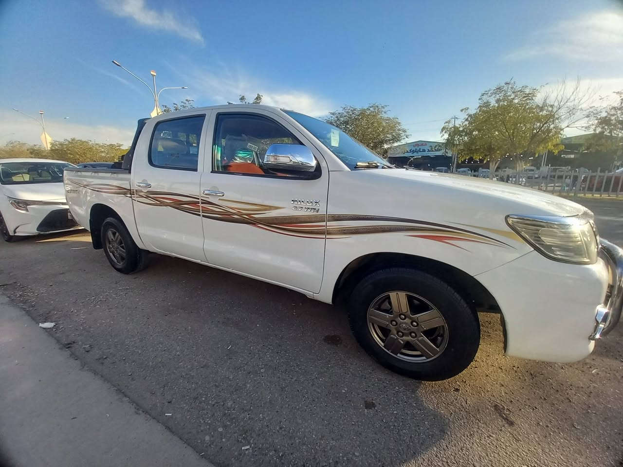 السلام عليكم هايلوكس موديل ١٥ شاصي ١٢ كير اوتو دفتر بنزين سعر ٢١٥ وبيها مجال مكاني كركوك ***********
