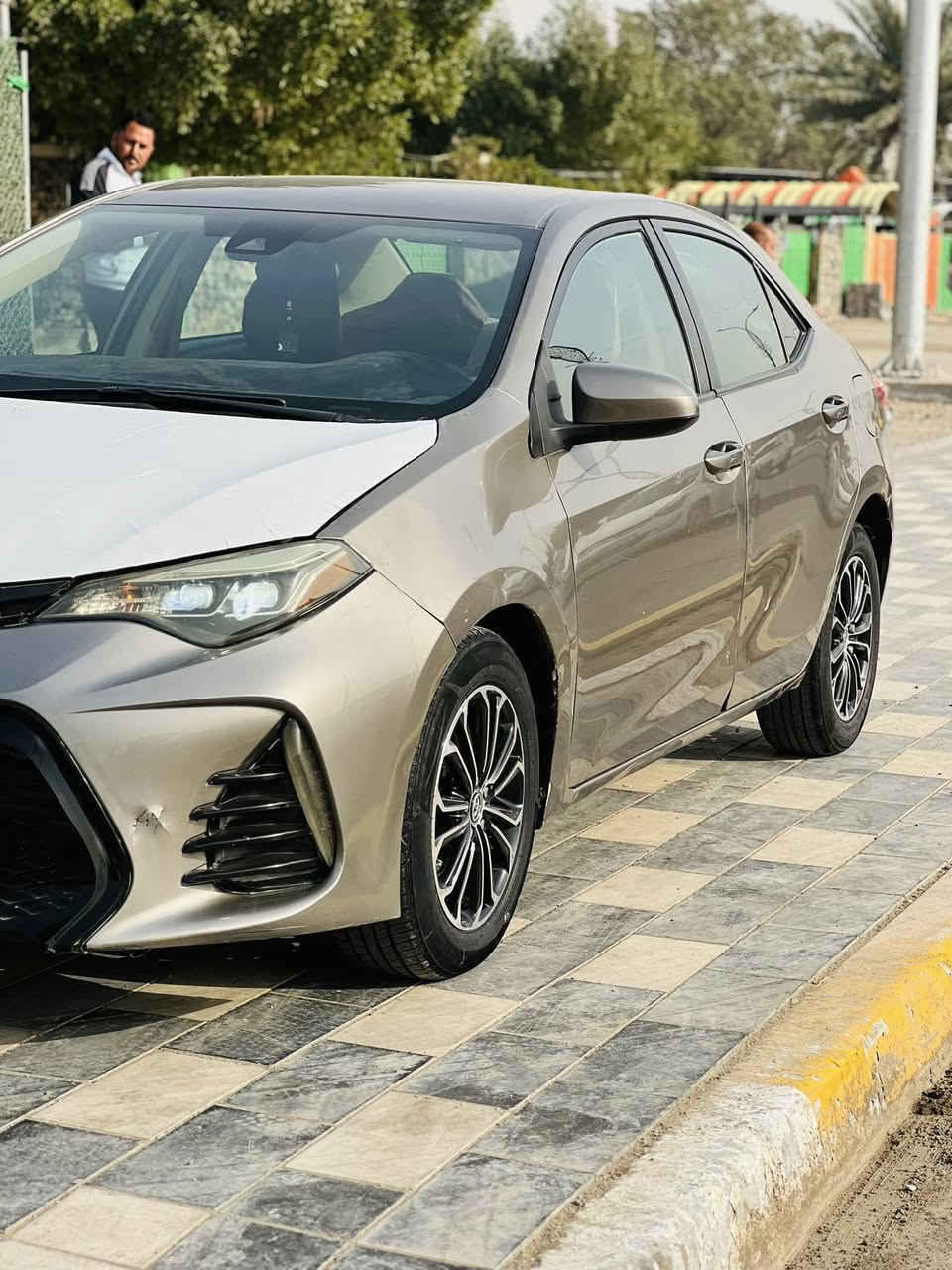 السلام عليكم كورلا 2019LEللبيع
وارد امريكي
 المسافة المقطوعة: [147 الف  

الصدر كله جديد + دسكات وفلنجات جدد
تخم تاير جديد 

الحادث 
جاملغ امامي ايئمن وبنيد وبيه طخات بل عراق 
السيارة نضيفة جدا وممتعوبه مال بيت ومحافضين عليه 
لايت عدسات زنون بلاد رادارات داخل بيجي تبريد ثلج تدفى شغاله شاشه بلادية  وبيه بارد بل جنطه 
ملاحظة سيارة معوقين بعدهة 6 اشهر 
ولمعوق موجود 

 السعر: {117$] ومجال بسيط
 للاتصال: ***********
العنوان: بغداد
