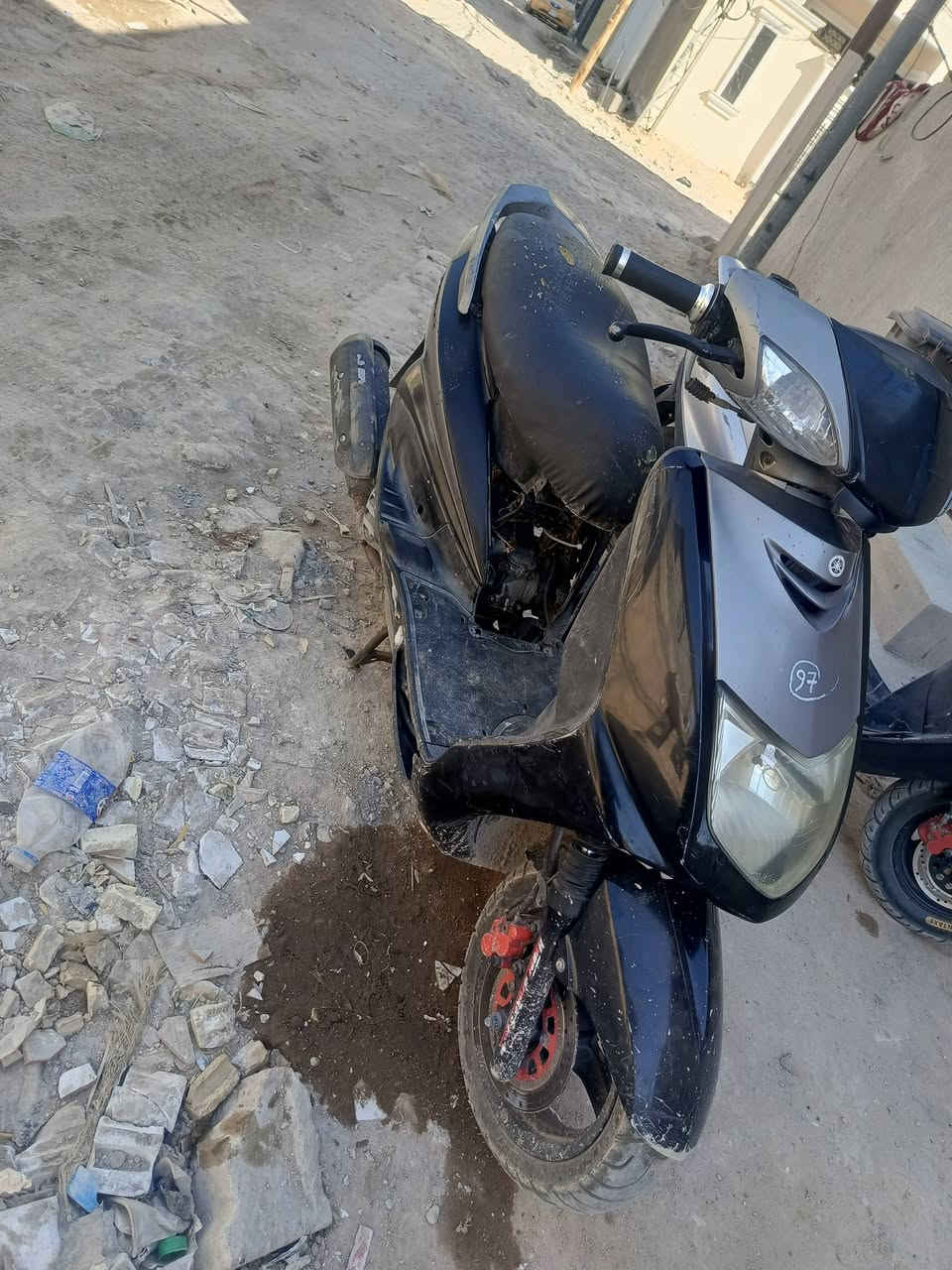 سلام عليكم دراجه سكنس نثيه كوري 140دراجه نضيفه شوي يرادلها ترتيب ادخن من تحمه تروح لدخانه شادلها كوࢪ جديد الدراجه كلشي شغال بكلايتات اشاير سلف هندࢪ شلعه ومعدل باتري جديد بيها سعرها325وبيها مجال مكاني بغداد زعفرانيه. رقمي ***********متواجد واتساب ومازنجࢪ
