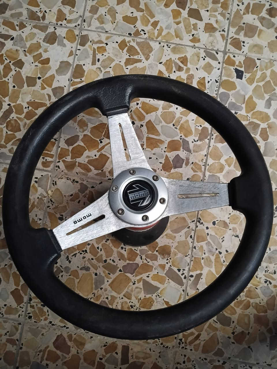 سلام عليكم دركه رياضيه momo اصلي
للبيع جنت شادها ع زعره مكاني بغداد زعفرانيه 
رقم ***********
سعر150
