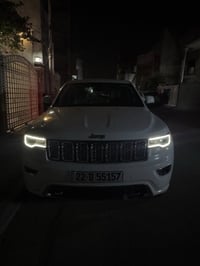 جيب كراند شيروكي اوفرلاند للبيع الموديل : 2019. (خليجي)  العداد :73 ال...