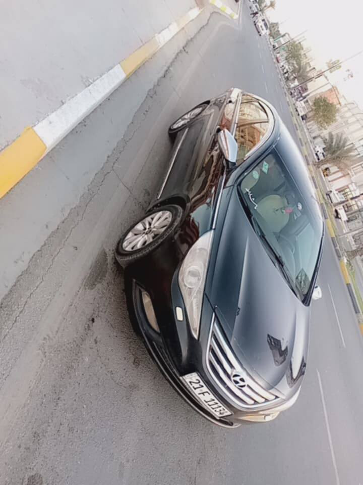 سلام عليكم سوناتا موديل ١٢ امريكي مكينه ٢٤٠٠ حادثها ٣ قطع سياره نظيفه مال بيت للبيع او مراوس السعر ٩٤ وبيها مجال ...السونار موجود ***********
