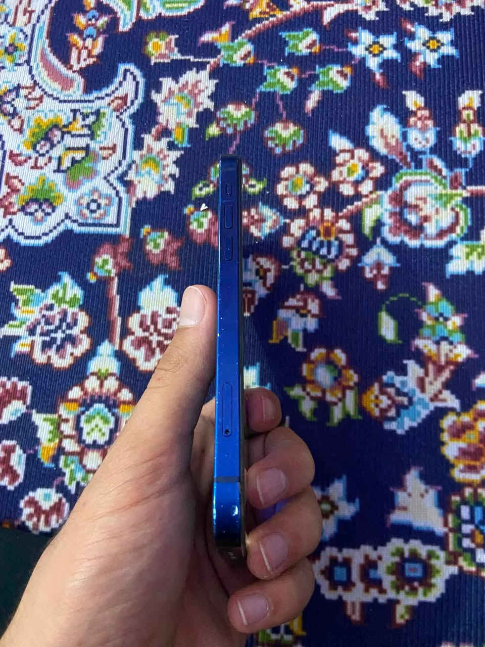 السلام عليكم 
ايفون 12 للبيع 
ذاكره128 بطاريه 100 معلايه 
مبايل نضيف بي فطور بالضهر وفطر بسيط بلكلاس مماثر مكاني واسط حفريه السعر 225 
للاتصال***********
