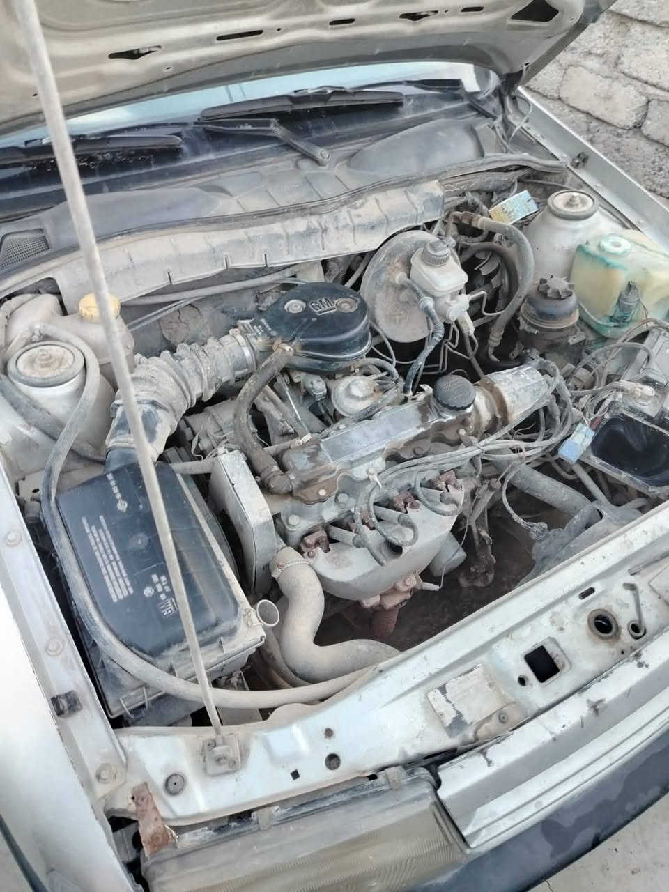 السلام عليكم ورحمة الله وبركاته سياره فيكترا للبيع كما موضح في الصوره سنويه أخضر حجم ١٦ شرط كير ومحرك بشرط السعر ٢٥ ورقة وبيه مجال للشراي للاستفسار(***********)
