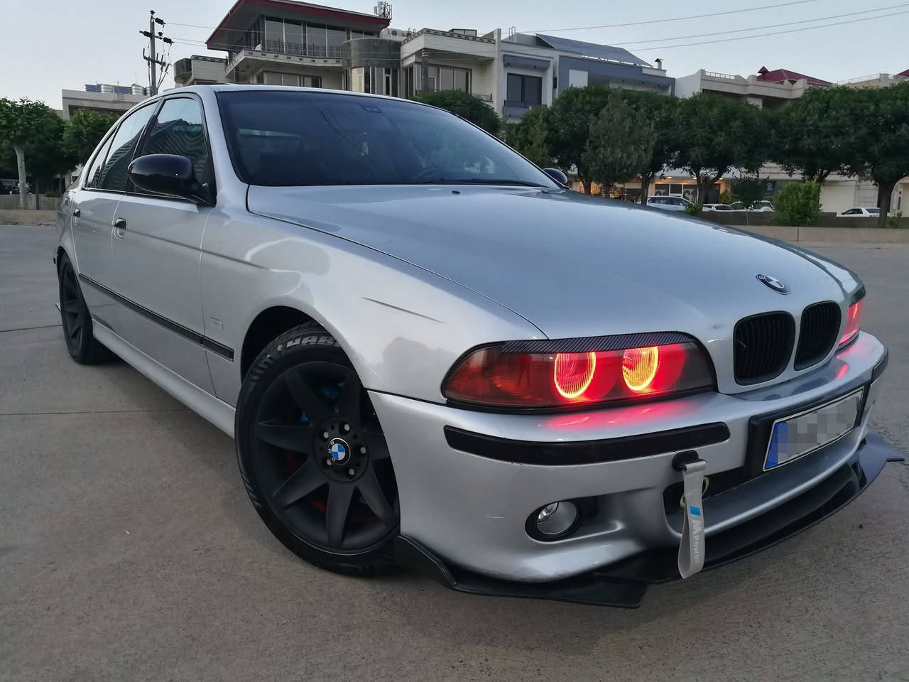 بي أم دبليو ٥٤٤ ٢٠٠٢
BMW 544i V8 2002

قه پات مواسه فات سلاید شوشه جام فو تو ئاوینه گه وره M5  پةردة بلادي سه قف شه مو کوشن جلد خه زن 
مي موري کوشن هیته ر سوکان M که ره باي ته ثبيت سورعه و فوليوم شاشه گةورة كاميره 
زور مواسه فاتی تره له گه له 
هه مو شتیکی بیلادی خوی ده سکاری نه كرا وه
مه نه فیستی ئه سلی خوی له گه له ابراهيم خليل
سةيارةكة لؤكو خاوينة دةعامي لؤدةعامي بةشةرت
يةك دينار مةسروفي تيدانية زؤر بةقوةتة
بي دعم و ليدان هەموو گیانی بە شەرت 
كير و مةكينة ته بريد و هيته ر كاره باي بةشةرت
سه قفو حيزام به شه رت


**إذا كنت صاحب هذا الإعلان وتريد حذفه لأي سبب، رجاءا أرسل رسالة إلى الدعم الفني**