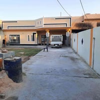 دار للبيع.... المساحه ربع دونم ومساحة البناء ٢٠٠متر غرفتين نوم واستقبا...