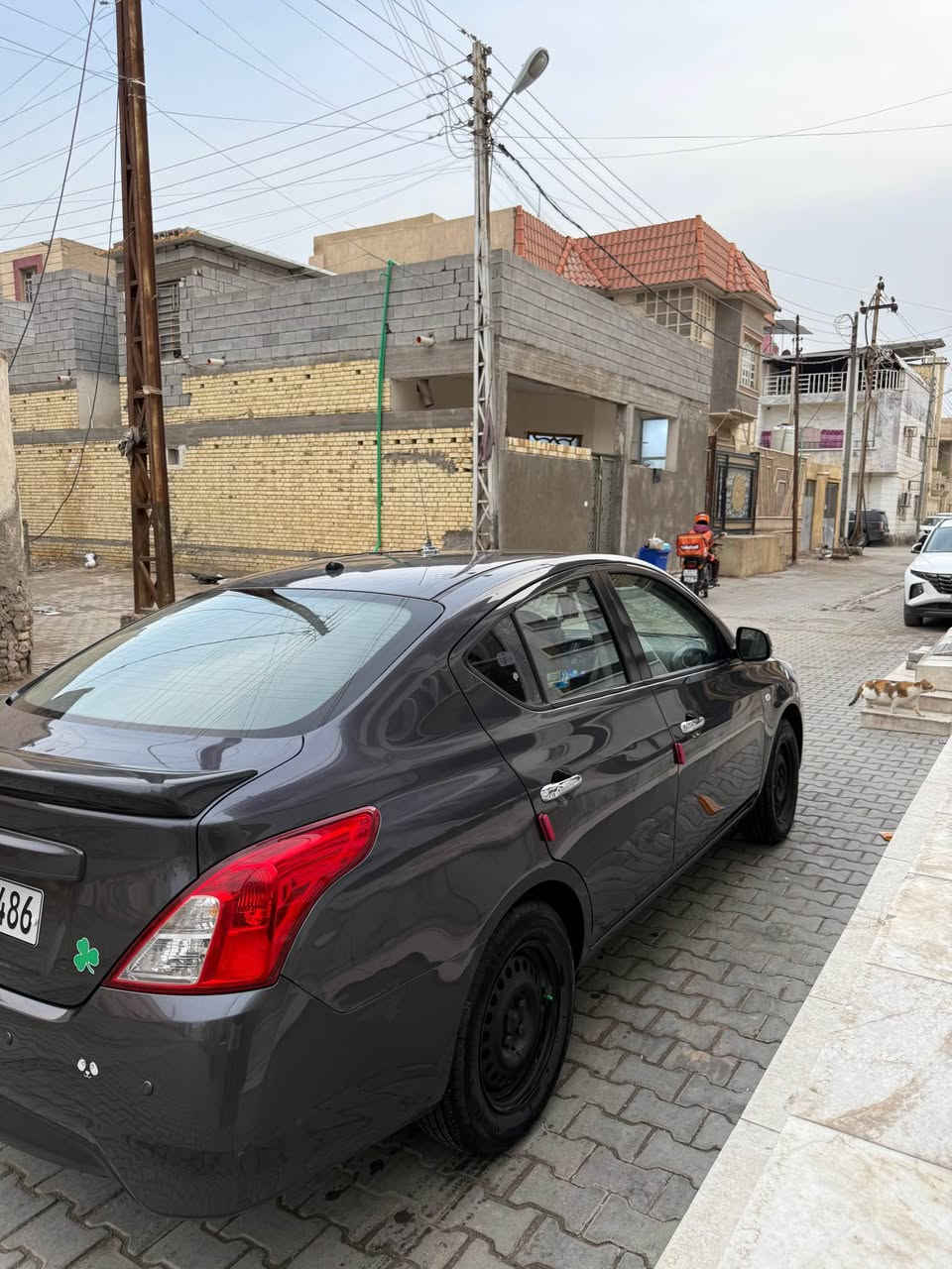 السلام عليكم للبيع او مراوس نيسان سني هندي بليته زركه موديل 20كفاله ضربه وصبغ وتبديل  اربيل رقم الاجديد الانكليزي سنويه لل27السياره جديده احلى من الصور استخدام شخصي ماشيه 94حقيقي  السياره نقص برغي مابيهه كير مكينه تبريد حداديه تخم تاير قبل يومين شديتهن مكاني بصره مركز ***********
*********** البصرة, العراق
