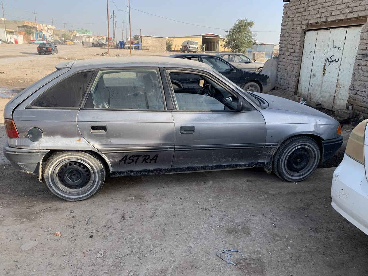 سلام عليكم / اوبل استرا للبيع موديل 92 محرك 1600 رقم أنبار مشروع وطني لسنة 2030 هزه ورقم جديد تحويل ثاني يوم صدري امامي خلفي زين تخم تاير  خيارات مابيها معمره 
السعر 30 وبيها مجال قليل / مكاني سامراء المقدسه 
واتساب فقط / ***********
اتصال فقط / ***********
