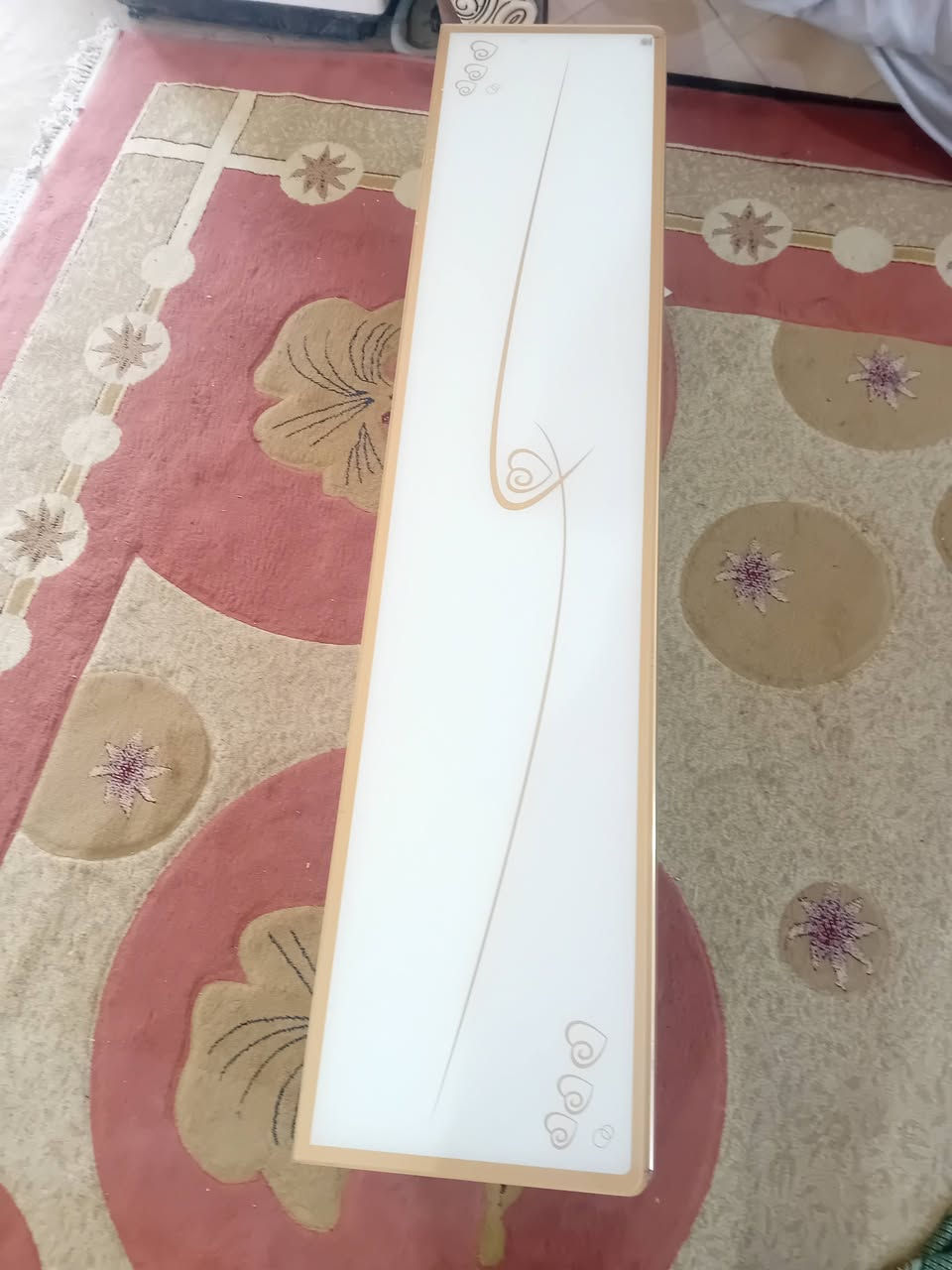 سلام عليكم ميز شاشه مستعمل قليل للاستفسار. الرقم ***********
