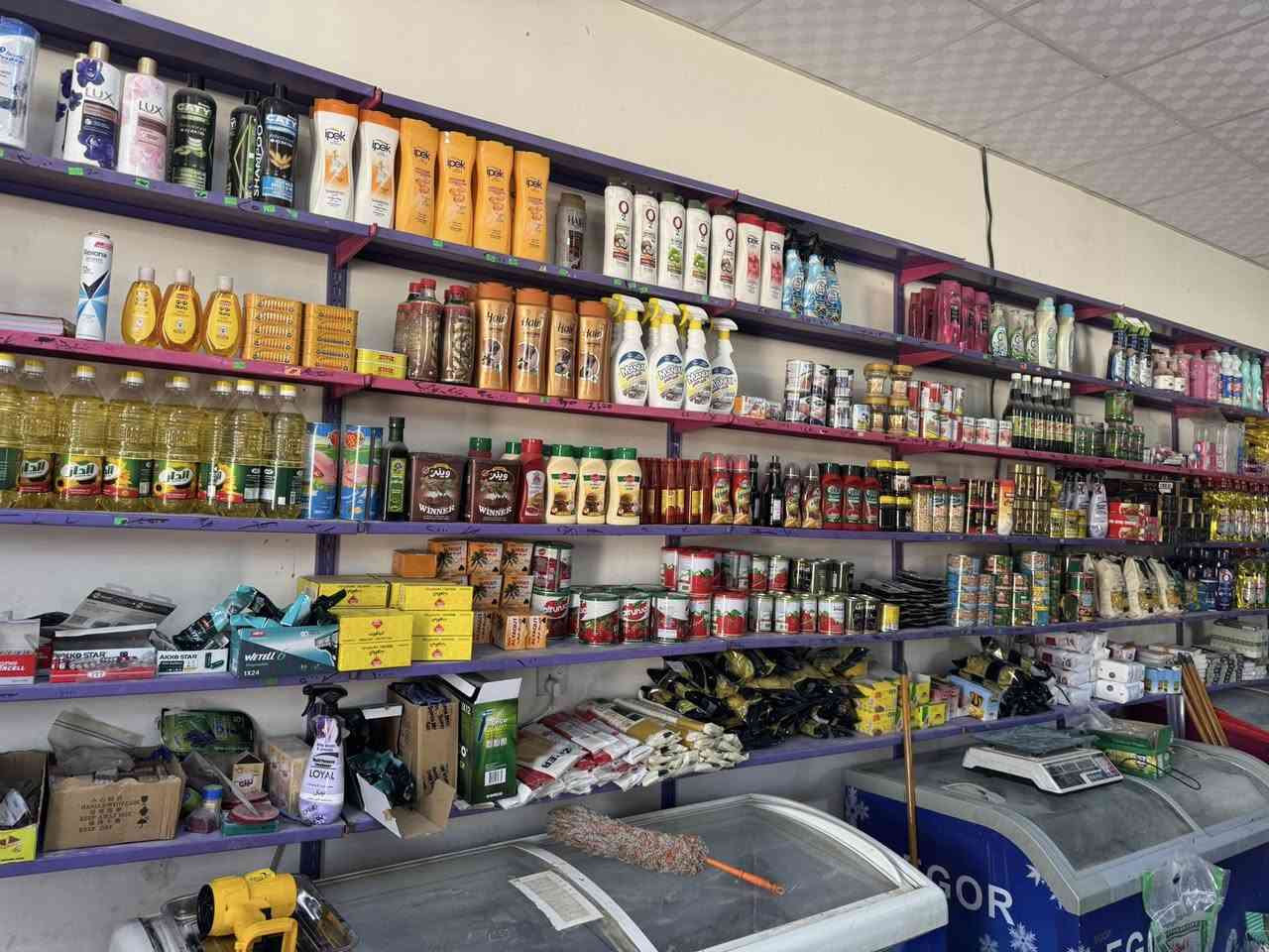 السلام عليكم
اسواق للبيع الديوانيه ام الخيل الرابعه 
تحتوي ٩ برادات عمودي 
٤ مجمدات
براد ثلاثي ببسي مع بغداد 
عارضات وصطيات عارضات جداري 
سبلت كنتوري ٣ طن 
سستم كامرات مع شاشه
عارضات جبس رفوف 
ميز مكتبي  
سبب البيع عدم التفرغ 
السعر ٢٣ قابل للتفاوض للاستفسار 
***********
