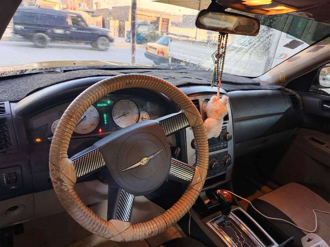 سلام عليكم.... اوباما موديل 2007 معلايه2010 
اريد مراوس بخصوصي.....مصفره هئيه وغرامات
شرط شرط شرط التحويل 
رقم سنويه جديد
مكينه وكير وكهرباء تبريد ثلج كله جديد
مكاني بغداد مدينه الصدر 
***********
