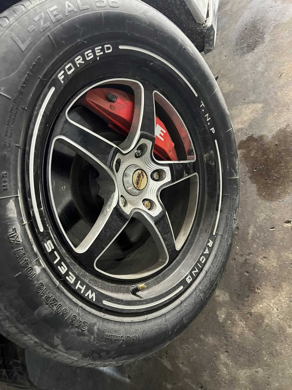 سلام عليكم عندي هذه الوياله  حجم ١٨ تو سايز
للبيع او مراوس ب حجم ٢٠ تو سايز

شنو عندك وياله نزل


**إذا كنت صاحب هذا الإعلان وتريد حذفه لأي سبب، رجاءا أرسل رسالة إلى الدعم الفني**