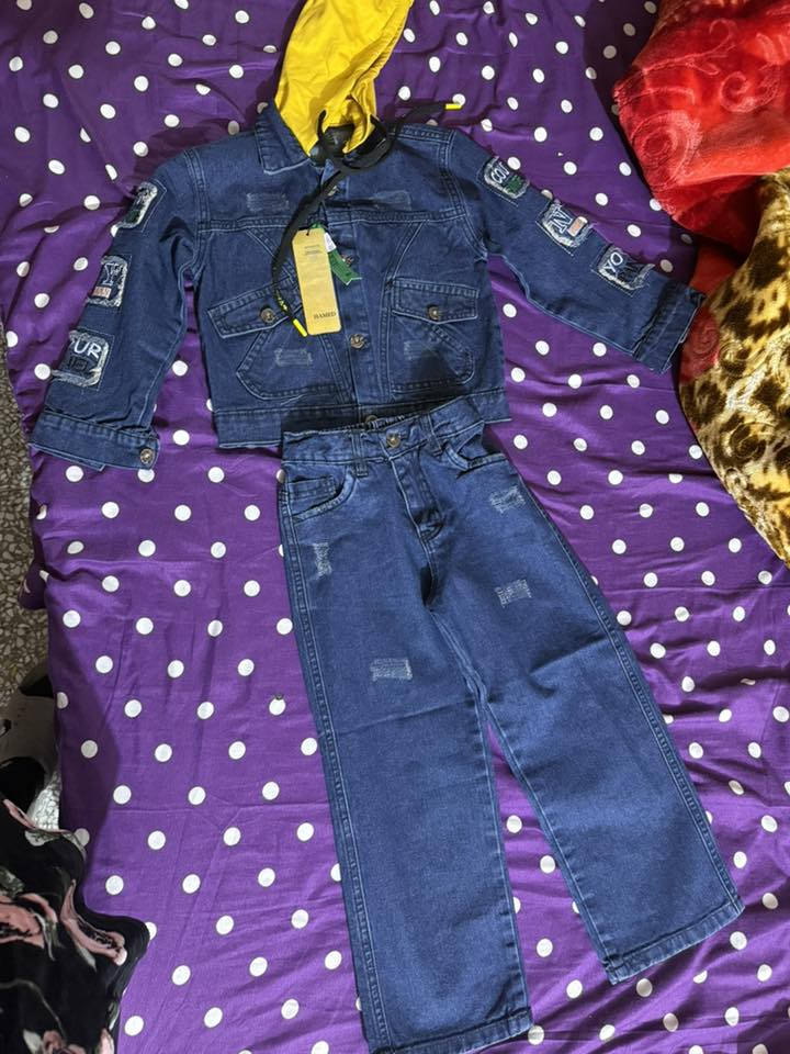 سلام عليكم توفره براندت نسائي وأطفال واعبي نسائي بصالون ملاك السيدات توافر عندي خدمات توصيل تصور الي يعجبه تجي لصالون تشوفهم 
 قسم الاصباغ👩‍🦰👩‍🦰
صبغ للشعر القصير 10
صبغ للشعر الطوال 20
قسم الميش 👩🏼👩🏼
ميش للشعر القصير  10
ميش للشعر الوسط 15
ميش للشعر الطويل 20
قسم حف سعر  وشمع 7
🧑‍🦰🧑‍🦰🧑‍🦰🧑‍🦰🧑‍🦰
عشبه للشعر القصير 20
عشبه للشعر الطويل 25
قسم التسريح والمعالج 🧝🏻‍♀️🧝🏻‍♀️
تسريح ومعالج للشعر القصير 35
تسريح ومعالج للشعر الوسط 40
تسريح ومعالج للشعر الطويل يبده من 60
قسم الرموش 
رموش طرفيه 10
رموش طبيعيه 15
رموش مكثفه 20
تنضيف قدم 5
تنضيف بشره العميق 10t
قسم الشعر مكياج 
ميكاج رموش 20
خطوبه مكياج تسريحه 45
قسم تاتو بلوك 20
قسم تاتو شعيرات 30
مسح الحجاب بالقطرات 15
العنوان جسر ديالى الجديد الكرغوليه ع سده مال جبور مقابيل الفران اقرب أسواق تفاحه
*********** بصالون صالون 
العروض مستمره أيام العيد
