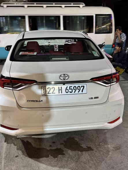 السلام عليكم 
سياره كورله ساس لبيع 
اضرار السياره كما موضح بالسونر السياره مكينه وكير مكفول فول مواصفات ورادارات مكان السياره بغداد المنصور السعر 165$
***********
