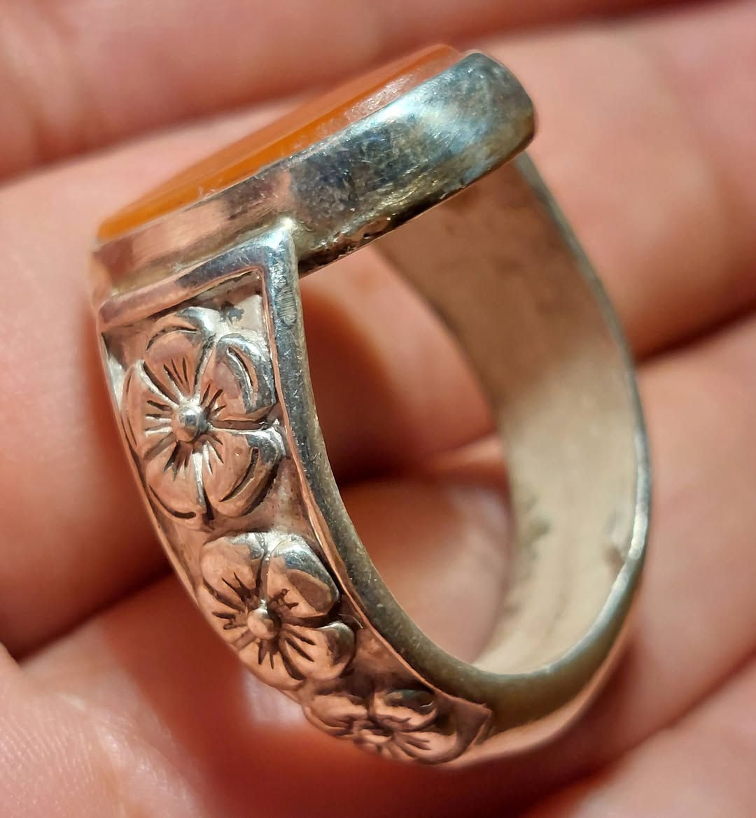 عقيق يماني منقوش طلسم شرف الشمس صياغة يدوية ثقيلة بغداد ***********
