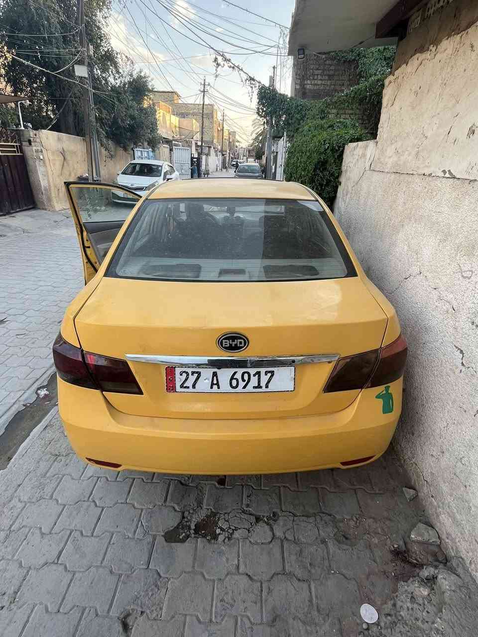 بي واي دي موديل 13 رقم انكليزي باسمي سياره مصبوغه عام بدون ضربه سياره كير مكينه خير من الله تبريد نقص غاز فقط للتواصل ***********
