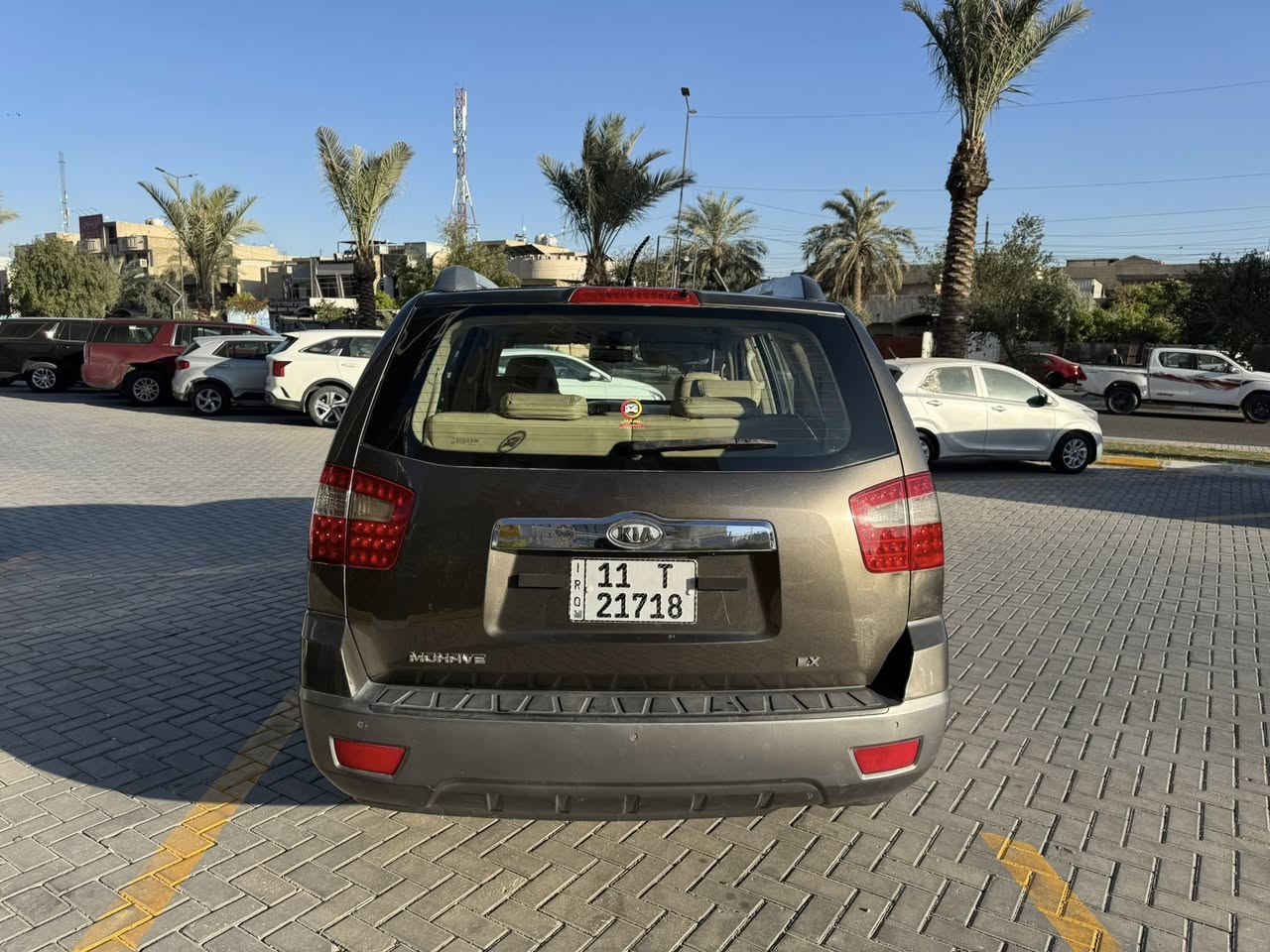 السلام عليكم
كيا موهافي موديل 2009  خليجي 
بيها فقط صبغ جاملغ وباب خلفي وجاملغ خلفي 
سياره جاهزه بدون نقص من كل النواحي 
مواصفات 
ثلاث قطع تبريد 
شاشه كأمره 
فور ويل 
مكانها بغداد حي الجهاد 
السعر. 108
رقمي ***********
