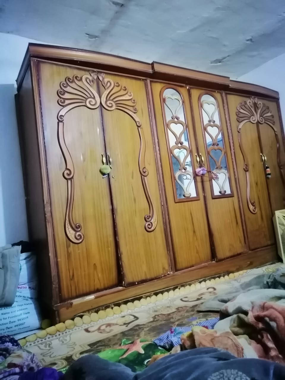 سلام عليكم كنتو ٦ بوب للبيع ٧٥ الحصوه  *********** وتساب
