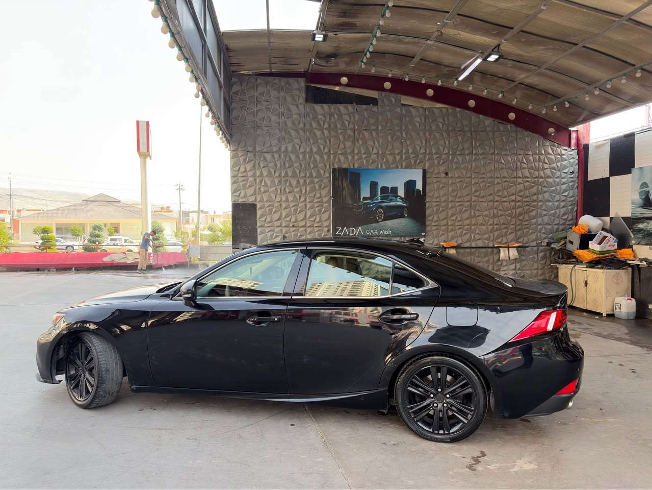 لكزس is200t موديل ٢٠١٦ رقم و سنوي و هزه جديد،،گیرومکینه‌و تبرید بشه‌رت مواصفات سلاید و بصمه و کوشن جلد و داخل قیسی ٦ قتعه سبخن ايرباك بس يا سايقي يا فه بووي داخل نه كرتينه رقم موبايل *********** دهوك, العراق
