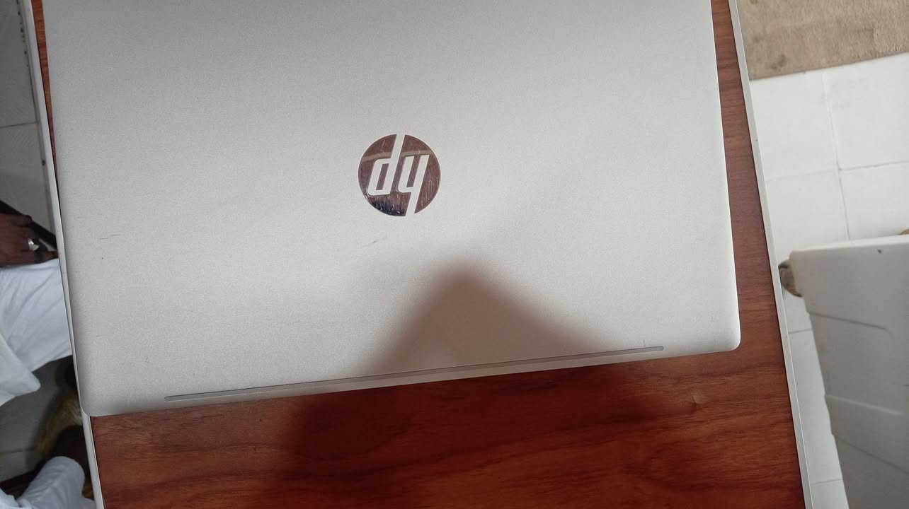🔥 لابتوب HP EliteBook 550 G7 🔥
✅ معالج Intel Core i7 الجيل العاشر
✅ كرت شاشة NVIDIA MX440 2GB
✅ رام 16GB DDR4
✅ تخزين SSD 256GB
✅ شاشة كبيرة مناسبة للعمل والدراسة والترفيه
✅ تصميم أنيق وأداء سريع وموثوق
💻 مناسب لـ: ✔️ الأعمال المكتبية
✔️ الدراسة والأونلاين
✔️ التصميم الخفيف والمونتاج
✔️ التصفح والألعاب الخفيفة


**إذا كنت صاحب هذا الإعلان وتريد حذفه لأي سبب، رجاءا أرسل رسالة إلى الدعم الفني**