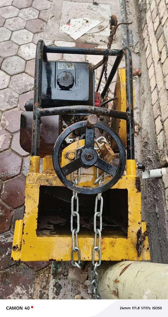 سلام عليكم ورحمت الله وبركاته گاصوصه ياباني شغاله فول ياباني أصلي نقص بيه يده بس سعره 500 وبيه مجال
الرقم الاستفسار ***********
