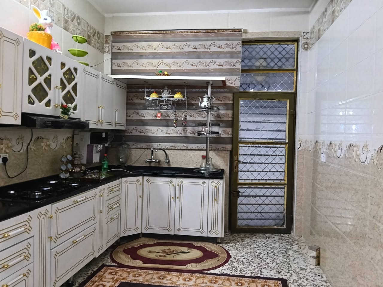 السلام عليكم دار للبيع 150 متر طابقين جديد كافت خدمات بغداد الكمالية كاع ابو رشاد بل بداية سند 25 سارع 15 شارع العريض  ***********
