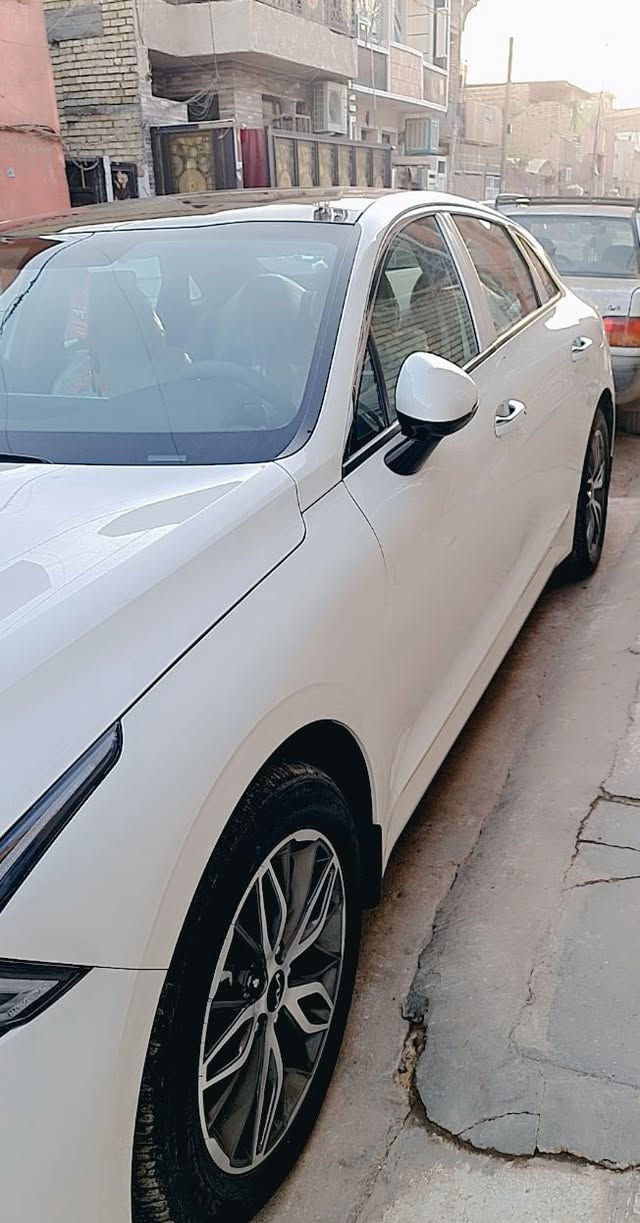 السلام عليكم كي فايف 2022 خليجي مكفوله كفاله عامه ملاحضه بيه بس هاي الشخوط القليله السياره ماشيه60  محرك 2000 دوش 
مواصفات كشنات كهرباء 
حساسات امامي خلفي 
شاشه جبيره 
داخل صاج 
خمسه انضمه قياده 
بنوراما 
سياره فول جديده مال بيع سريع السعر 225 مكلف بنشر 
للتواصل *********** 
مكان السياره بغداد الشعله Haider Ahmed
