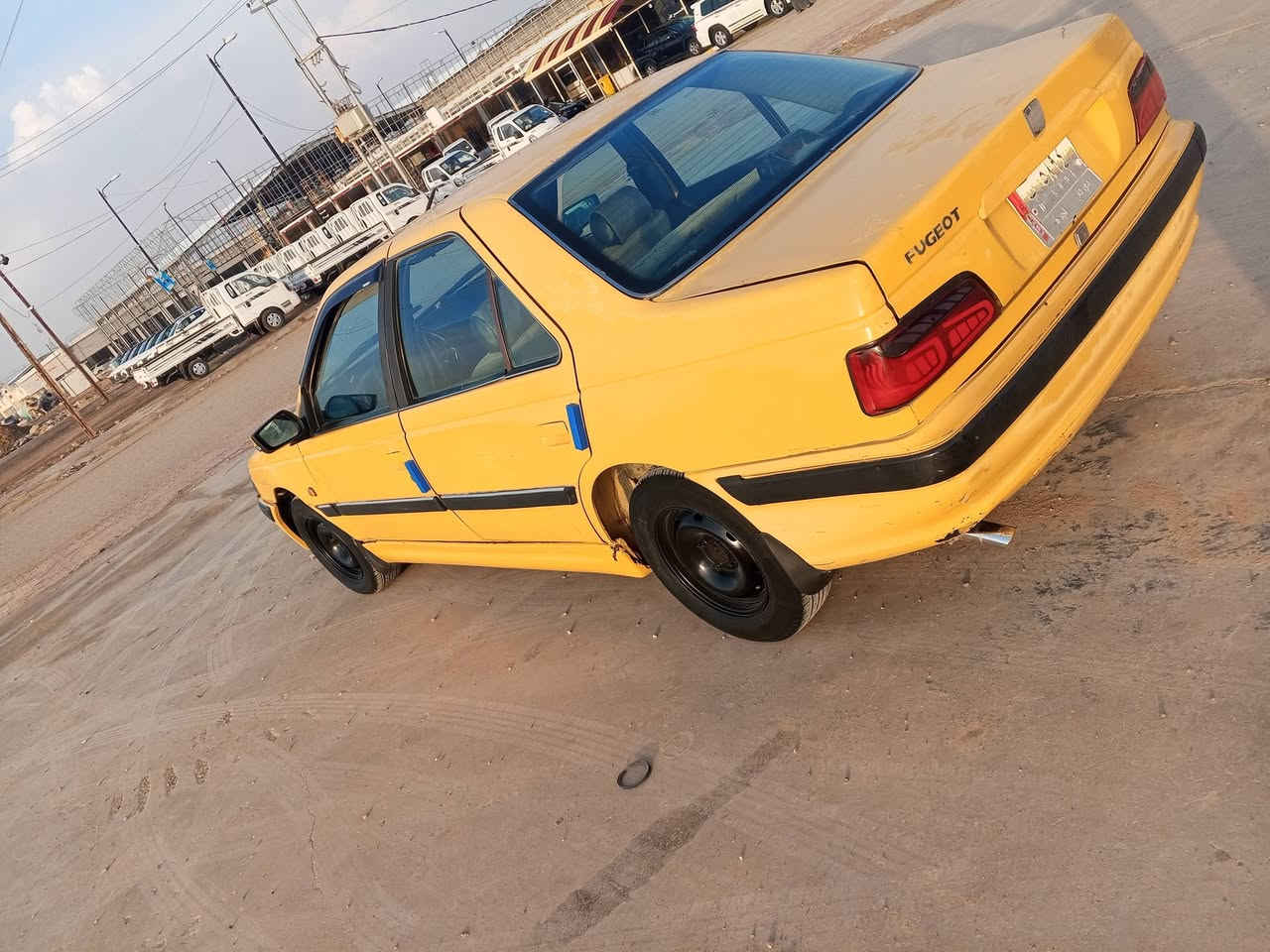 السلام عليكم بيجو بارص موديل 2012مكينه وكير خير من الله صدر وحدايه جديد تخم تأير  تبريد ثلج كهربائيات كله شغاله مصفره هيئه وغرمات تحويل مباشر السعر 28وبي مجال مكان واسط كوت مركز مدينه الاستفسار ***********
