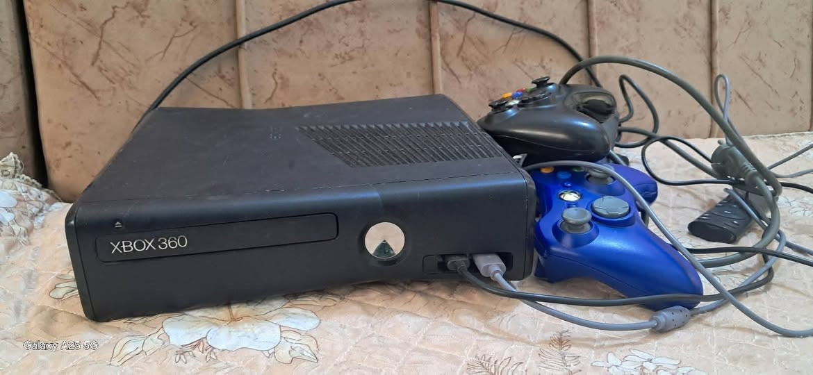 السلام عليكم
للبيع بلي اكس بوكس 360
سعره ١٦٠ استخدام قليل بي مجال


**إذا كنت صاحب هذا الإعلان وتريد حذفه لأي سبب، رجاءا أرسل رسالة إلى الدعم الفني**