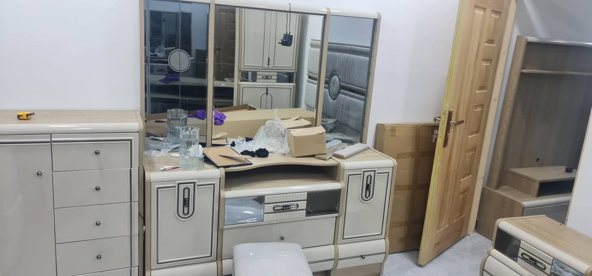 غرفة نوم تركي جديدة ما مستعملة ١١ قطعة المكان بغداد الكاظمية الاتصال على الرقم ***********
