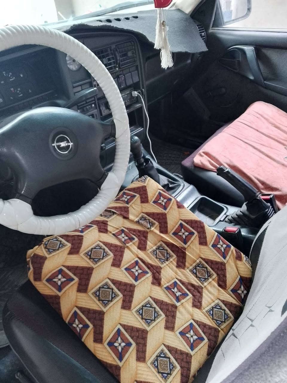 اوبل اوميكا للبيع رقم كركوك مشروع وطني
تايرات جديد. بطارية جديد. سقف سلايت.  كلوب زينون ورقة بنزين .السعر .37 .رقم هاتف:***********7
