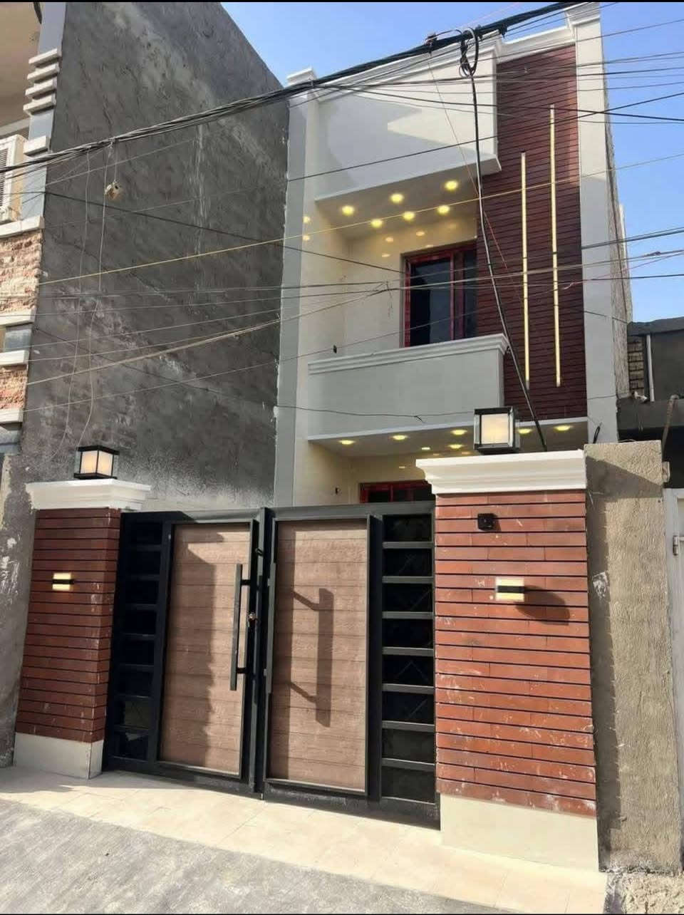 بيت 100م² للبيع بناء حديث 2026 
حي الجهاد ديوان المخابرات
واجهه 4 نزال 25 
بناء راقي 🏚️🏚️🏚️زيرو غير مسكون 

يحتوي على 3 غرف نوم مع صاله ومطبخ وحمامين 

#للاستفسار: ***********
مكتب عمار للعقار
