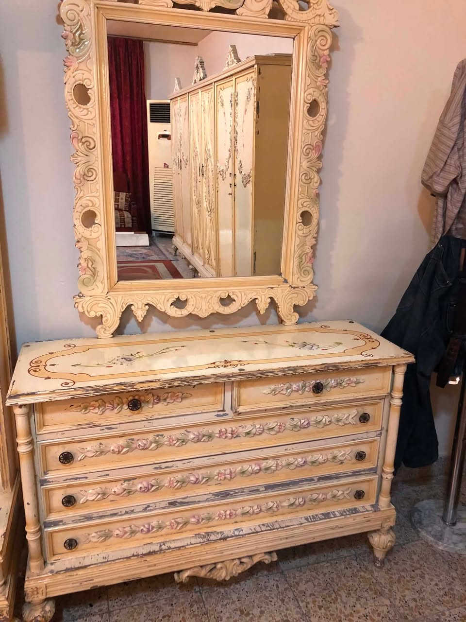 غرفه تسكام عايزه بس صبغغ السعر 400 وبيها مجالل العنوان بغداد حي القاهره


**إذا كنت صاحب هذا الإعلان وتريد حذفه لأي سبب، رجاءا أرسل رسالة إلى الدعم الفني**