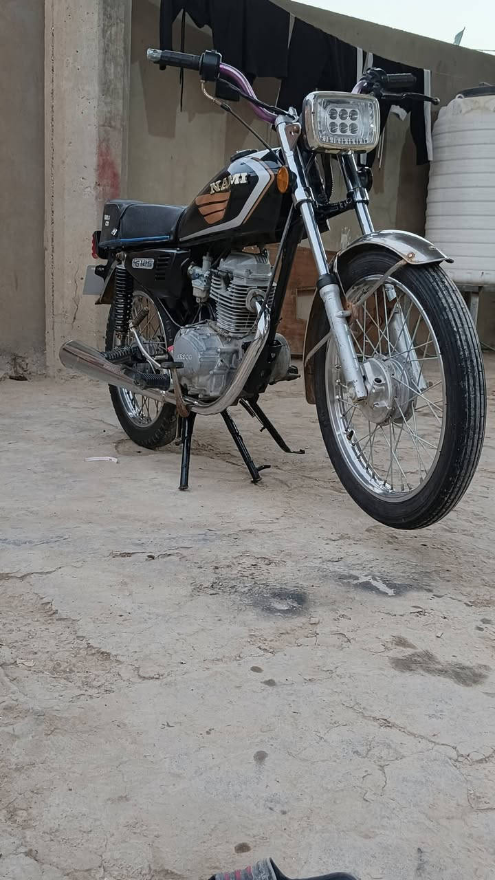 سلام عليكم دراجة للبيع ايراني نضيفه حلوه كلك ضايعه اوراقه سعره 340 وبيه مجال عنوان واسط عزيزيه ***********
